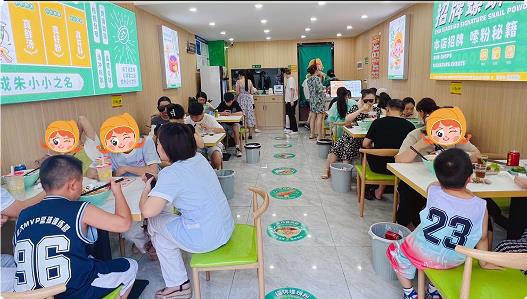 熱烈慶祝朱小小瀏陽店開業大吉，生意紅火