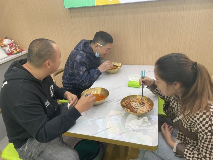 柳州螺螄粉被全國(guó)所熟知，也受到無(wú)數(shù)創(chuàng)業(yè)者的青睞