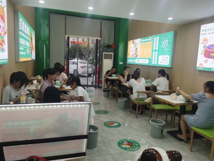 選擇螺螄粉加盟開店好不好？加盟朱小小螺螄粉優勢在哪里？