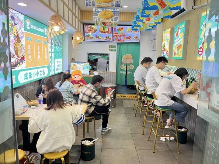 選擇螺螄粉加盟品牌，加盟朱小小有哪些優(yōu)勢？